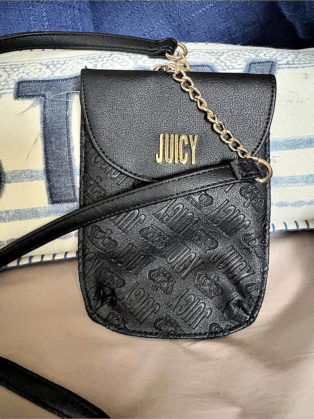 Juicy Couture Black Embossed Logo Crossbody Phone Bag Pouch Wallet Chain Accent